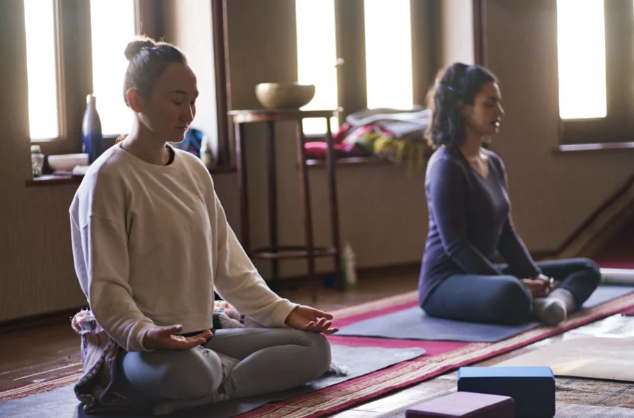 Restoratives Winter-Yoga-Retreat