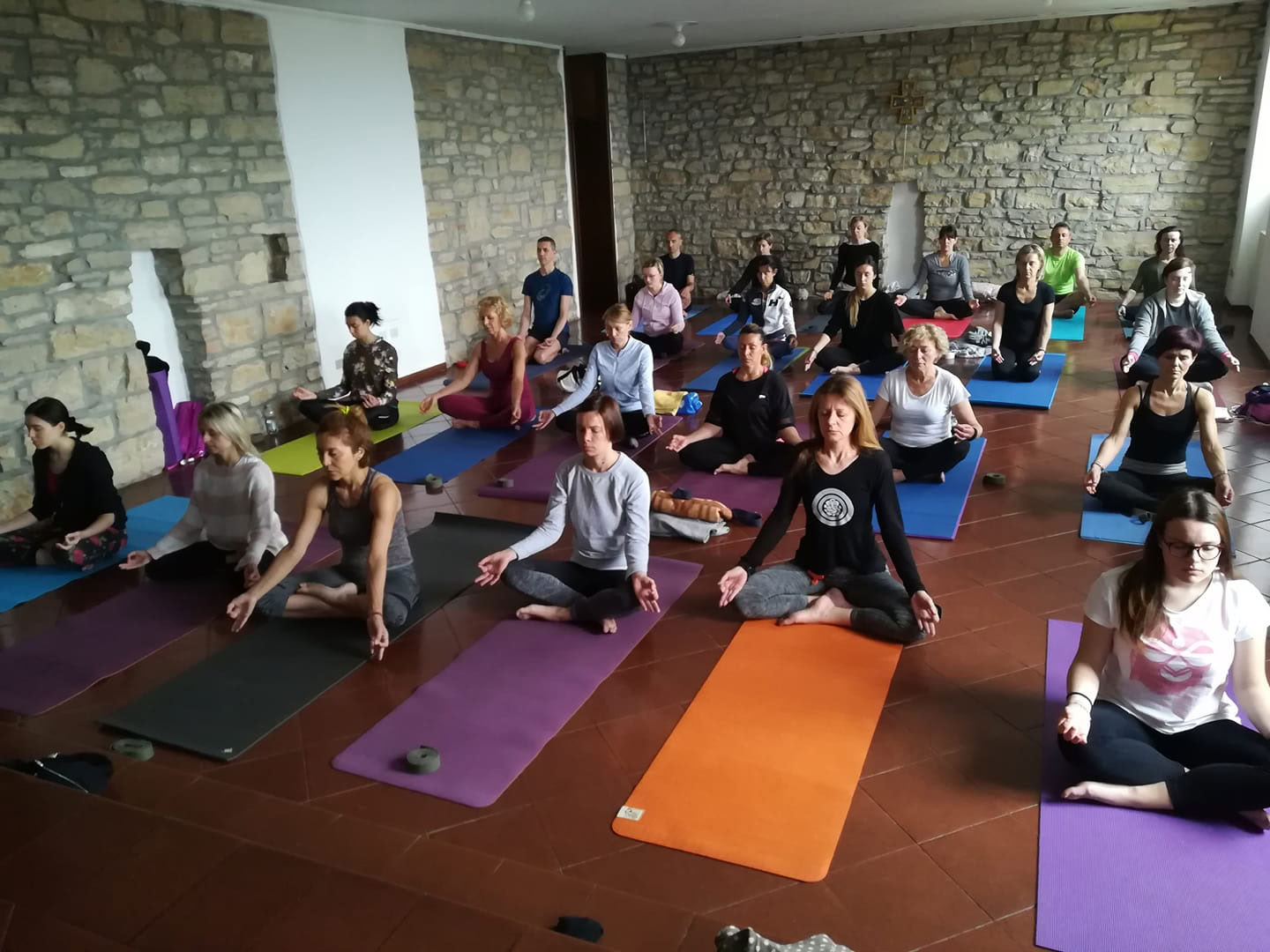 Yoga und die 7 Chakren: Wissen und Integration in der Praxis