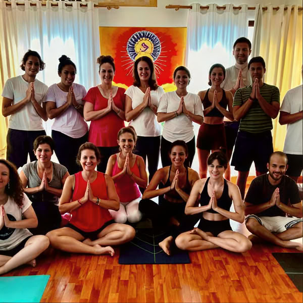 300-Stunden-Yogalehrerausbildung in Rishikesh