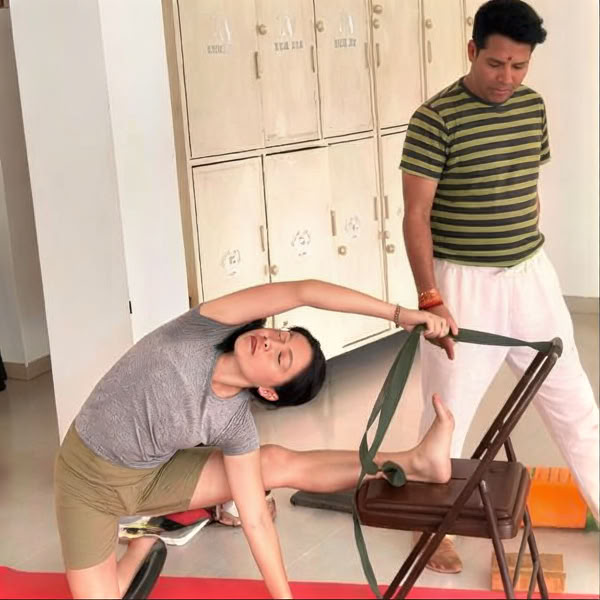 300-Stunden-Yogalehrerausbildung in Rishikesh