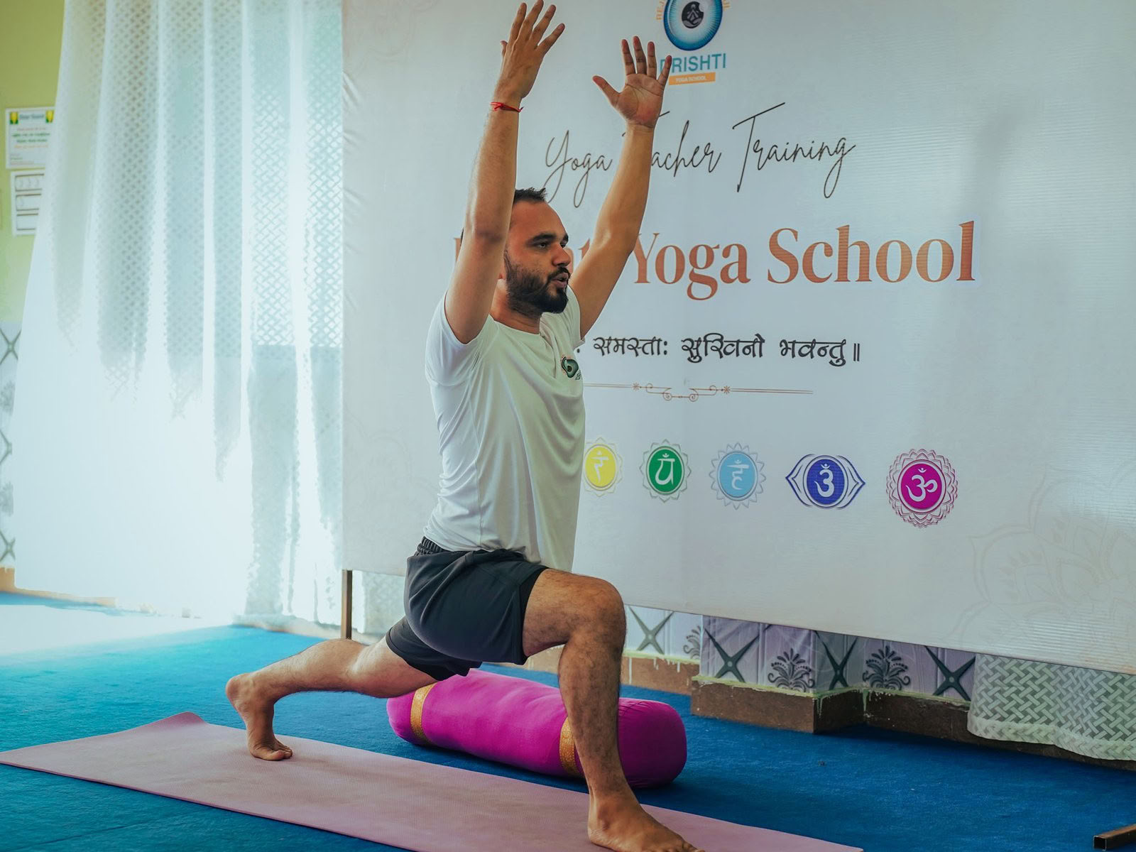 100-Stunden-Yogalehrer-Ausbildungskurs