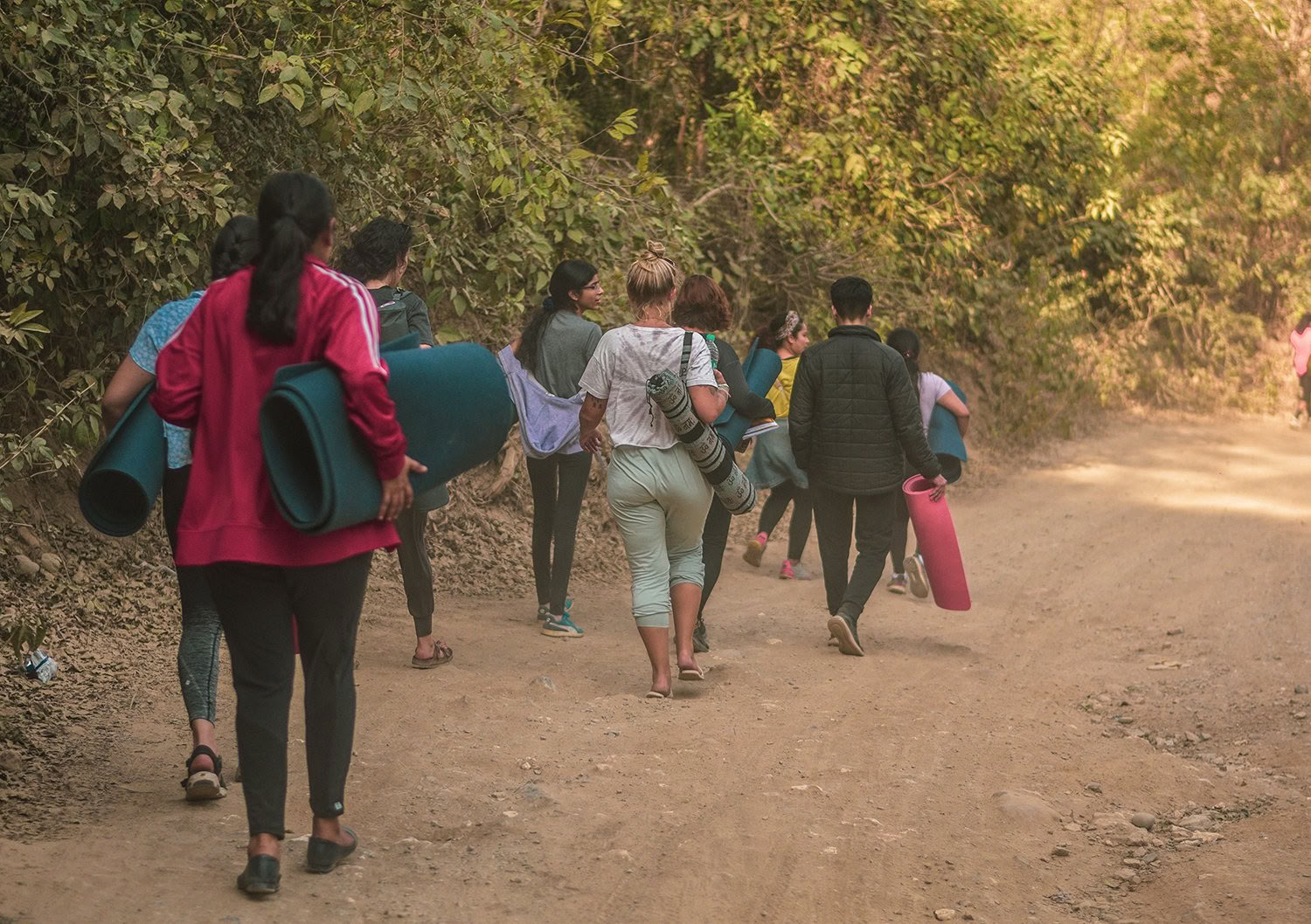 100-Stunden-Yoga-Lehrerausbildung in Rishikesh ✅