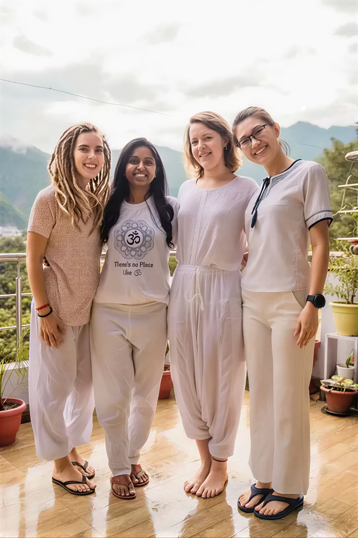 85-stündige Pränatal-Yoga-Lehrerausbildung in Rishikesh