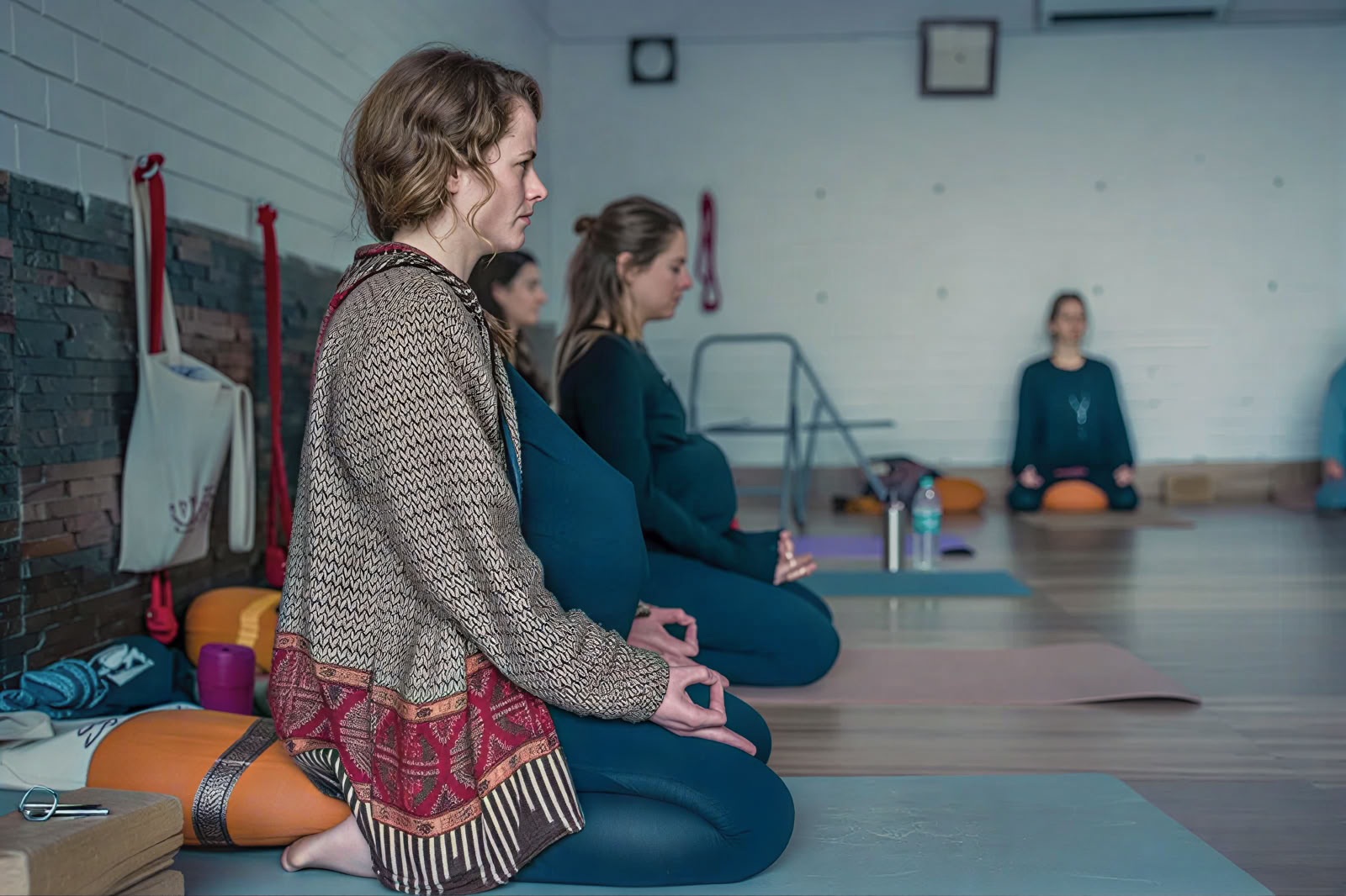 85-stündige Pränatal-Yoga-Lehrerausbildung in Rishikesh