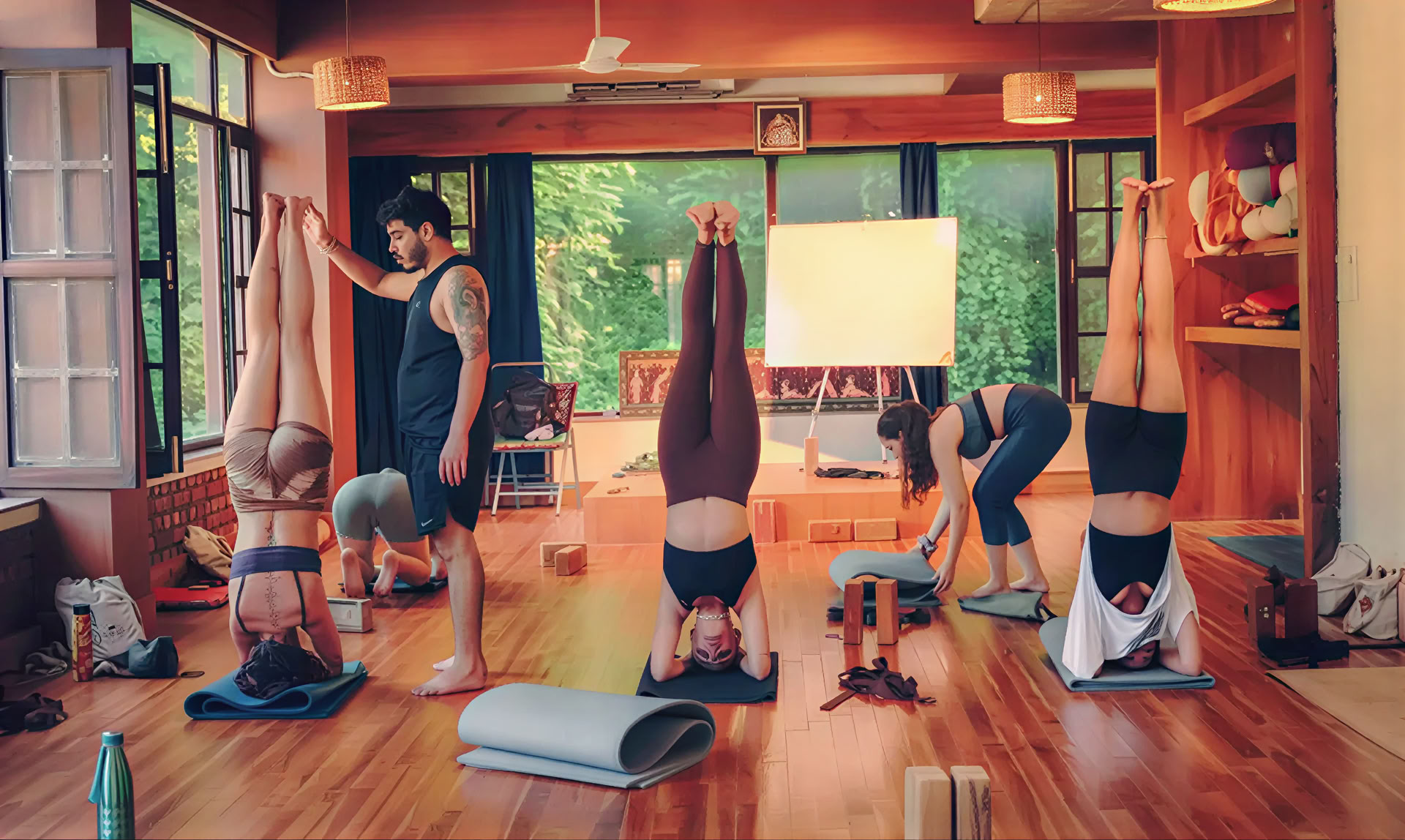 85-stündige Pränatal-Yoga-Lehrerausbildung in Rishikesh