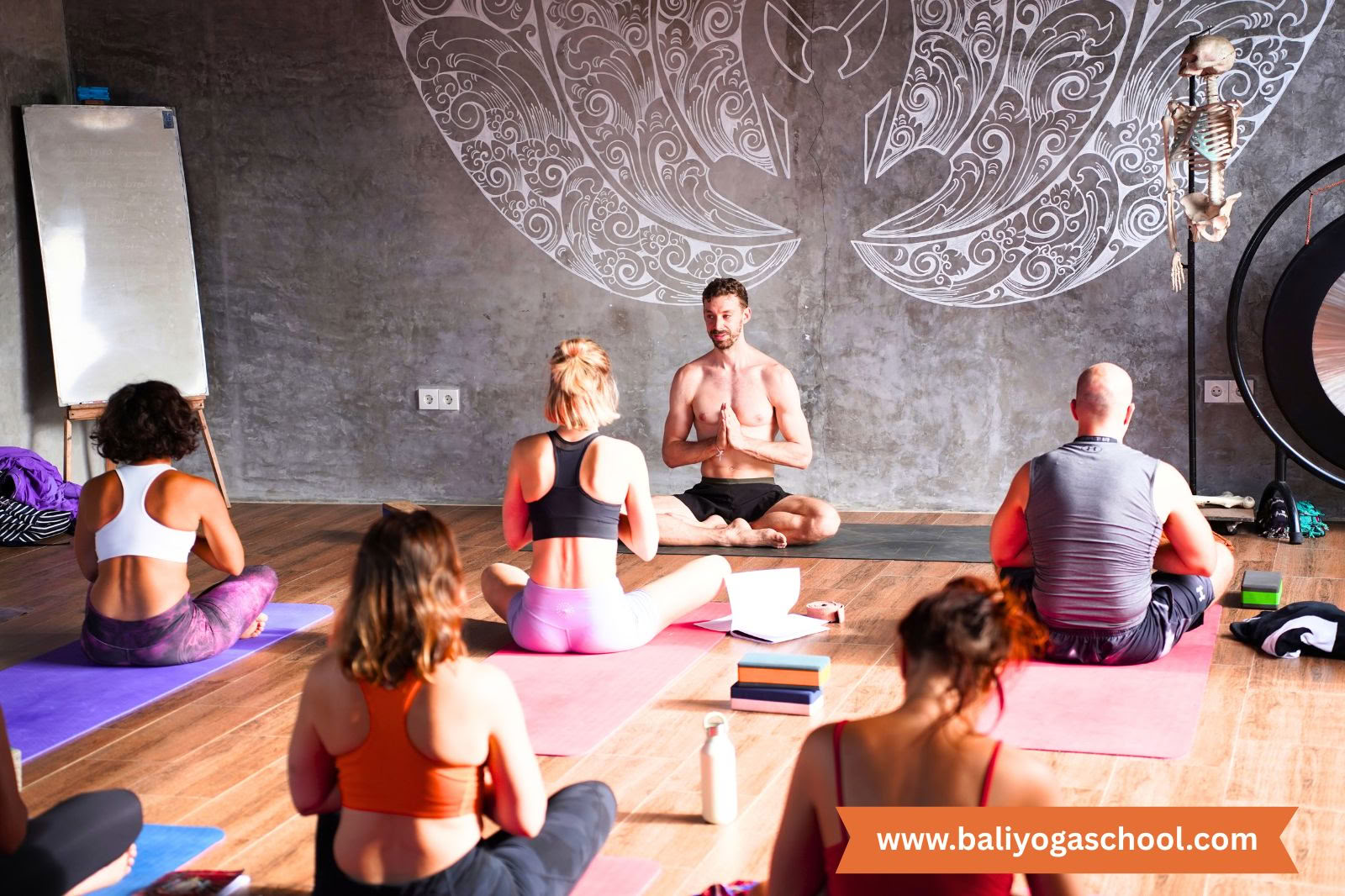 300-Stunden-Yogalehrerausbildung in Thailand