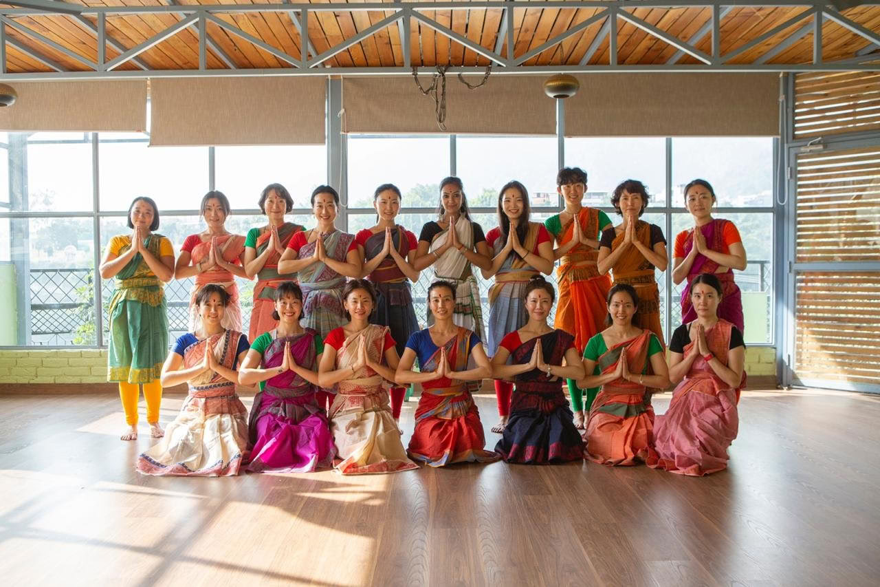 100-Stunden-Yoga-Lehrerausbildung in Rishikesh