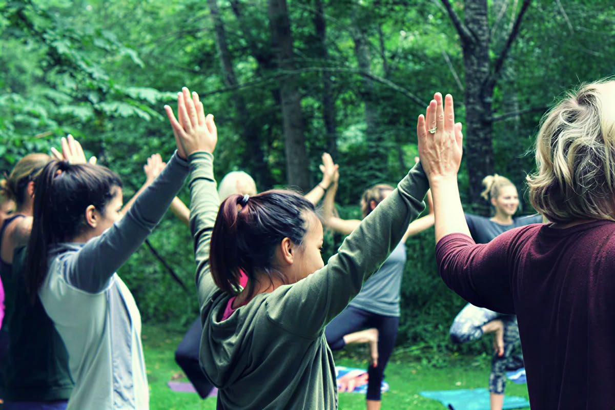Verwurzeltes und wildes Frauen-Yoga-Retreat nahe Asheville, North Carolina