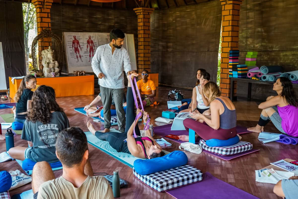 200-Stunden Yin-Yoga- und Vinyasa-Flow-Lehrerausbildung auf Bali