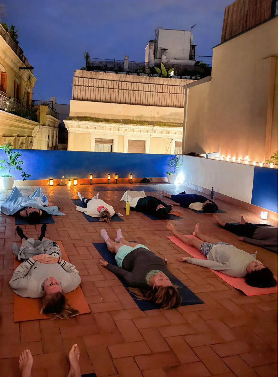 Yoga-Events bei Vollmond mit Live-Musik