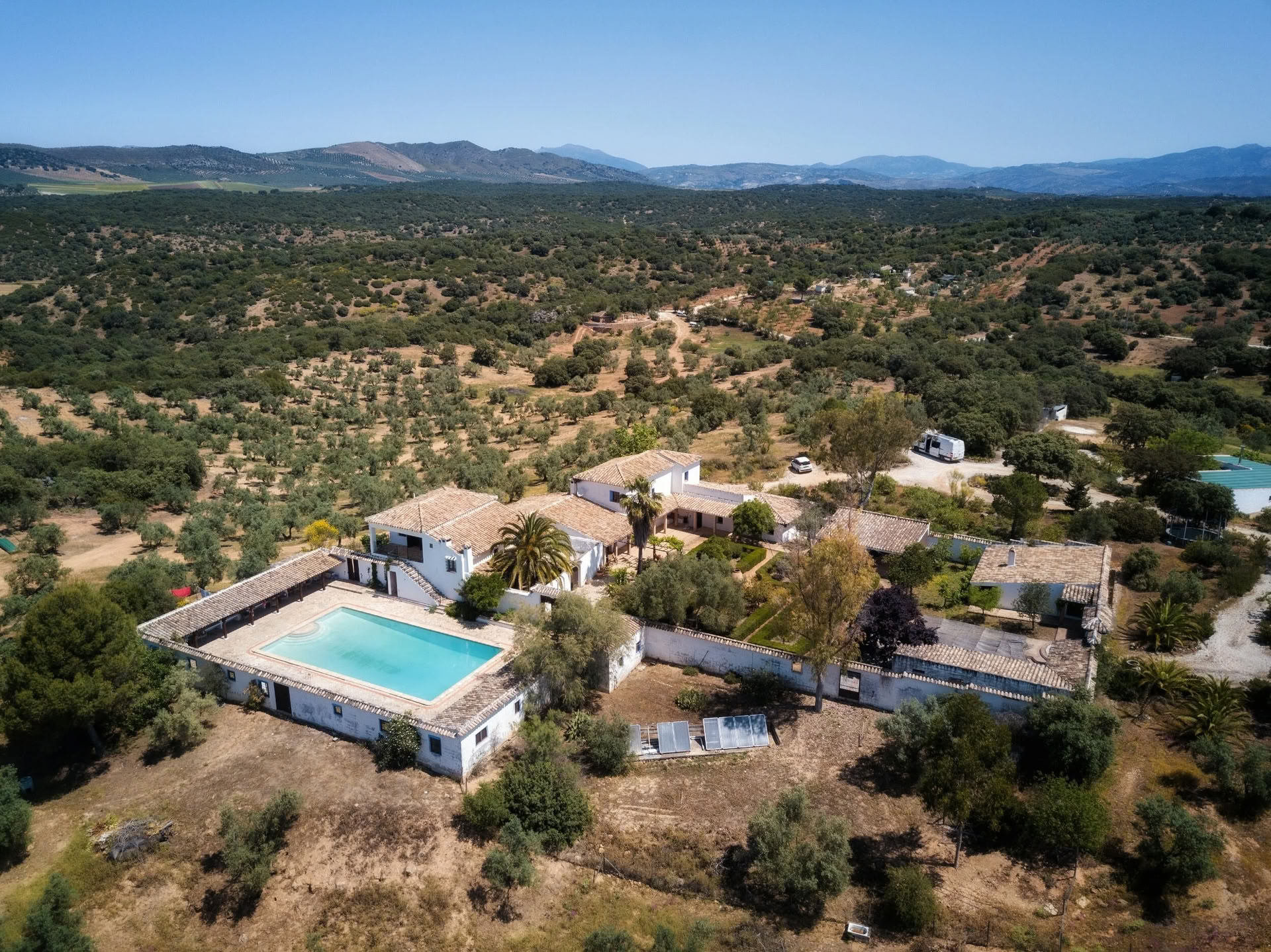 SISU Yoga- & HIIT-Pilates-Retreat — Cortijo El Cachete