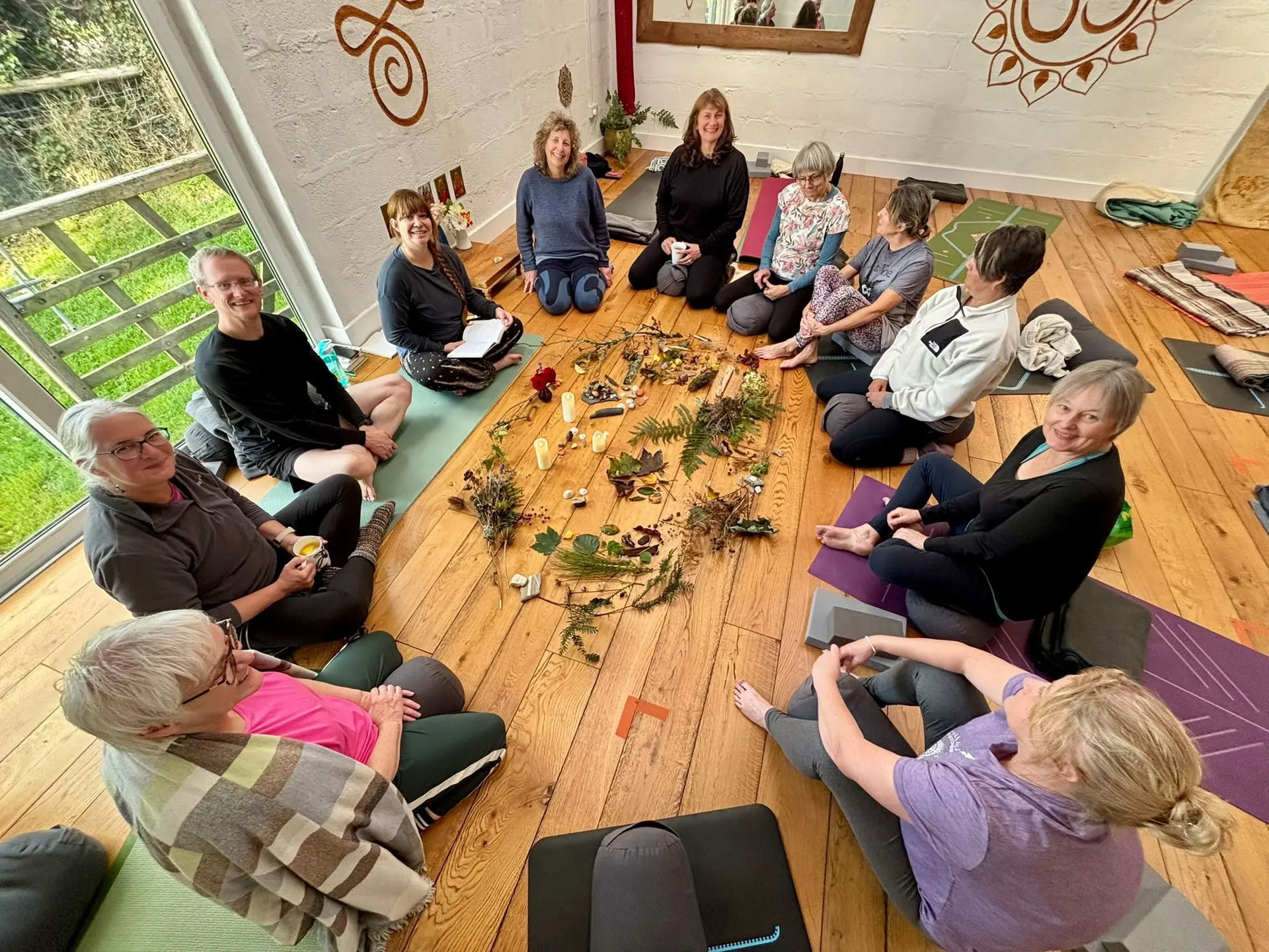 Herbstliches Erneuerungs-Yoga-Retreat mit Michelle Oliver, Barefoot Yogini