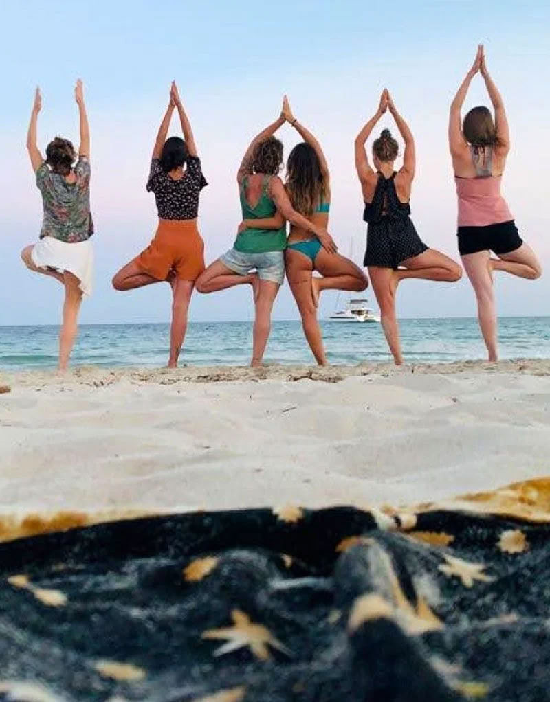 300 Stunden – 21-tägige Fortbildung für fortgeschrittene Yogalehrende