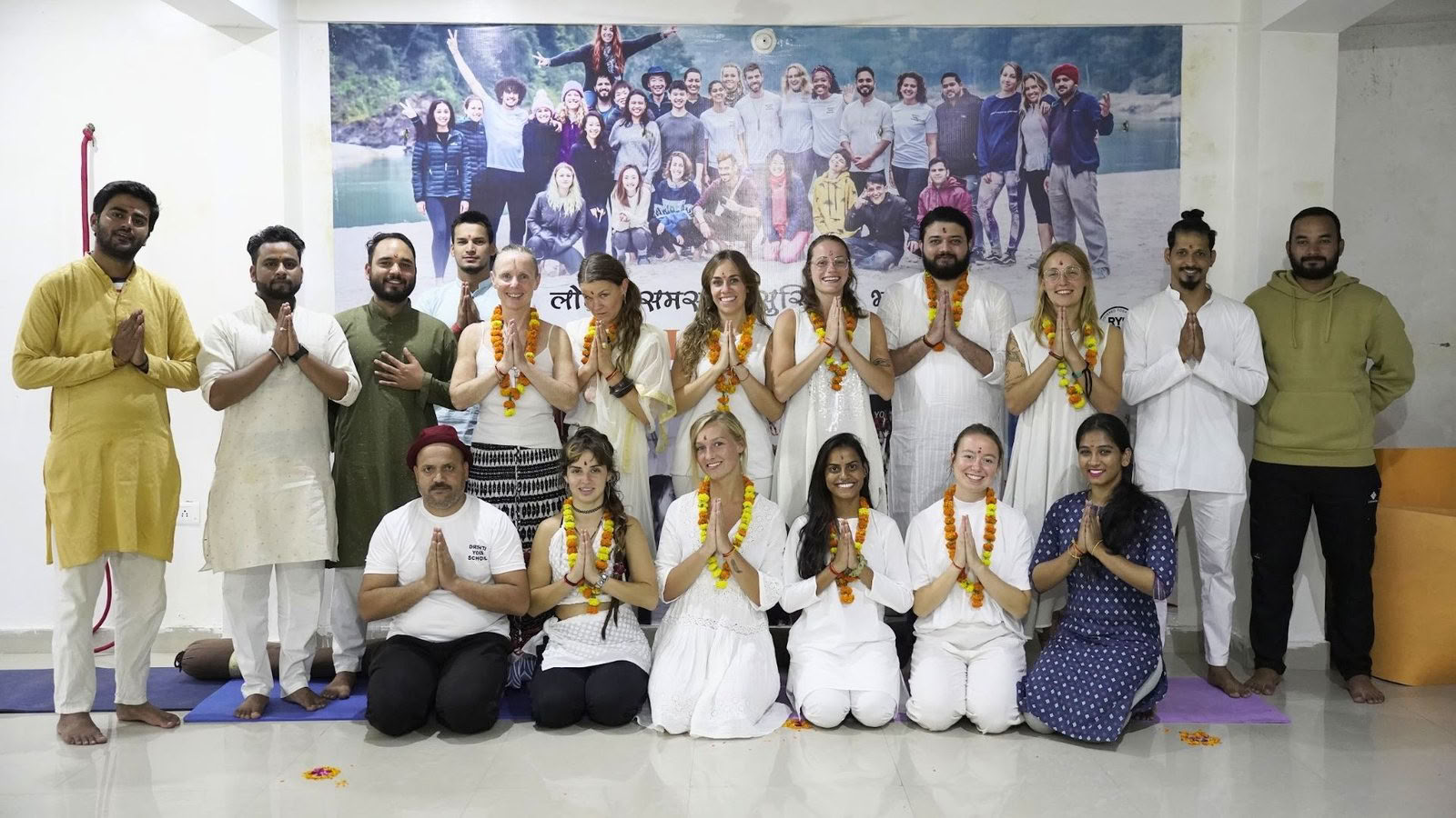 100-Stunden-Yoga-TTC
