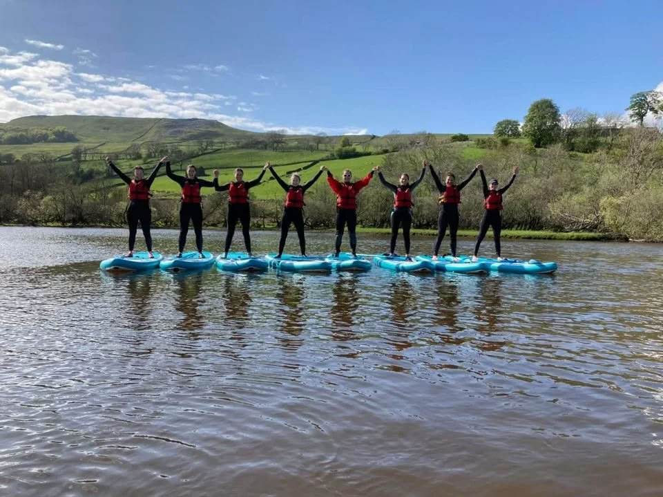 SUP für Anfänger, Yoga, Wildschwimmen & Sauna