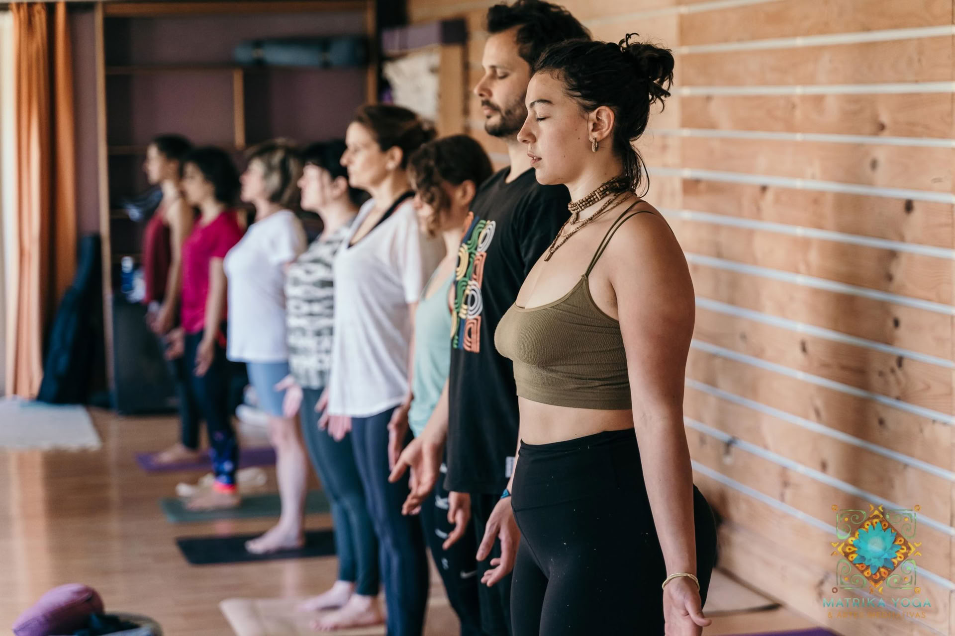 Yoga-, Tantra- und Mantra-Chanting-Retreat mit Pablo Ferrero. Mitarbeit: Bárbara Montes.