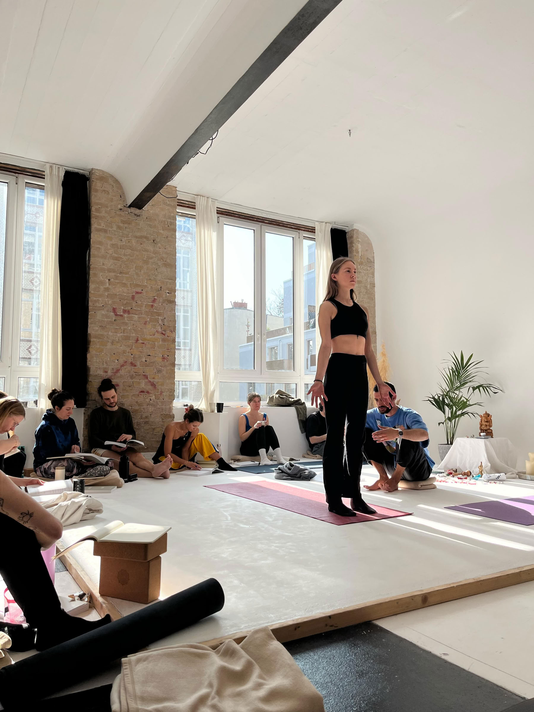 150 Stunden Fortgeschrittene Yogalehrerausbildung – Erweitern & Strahlen