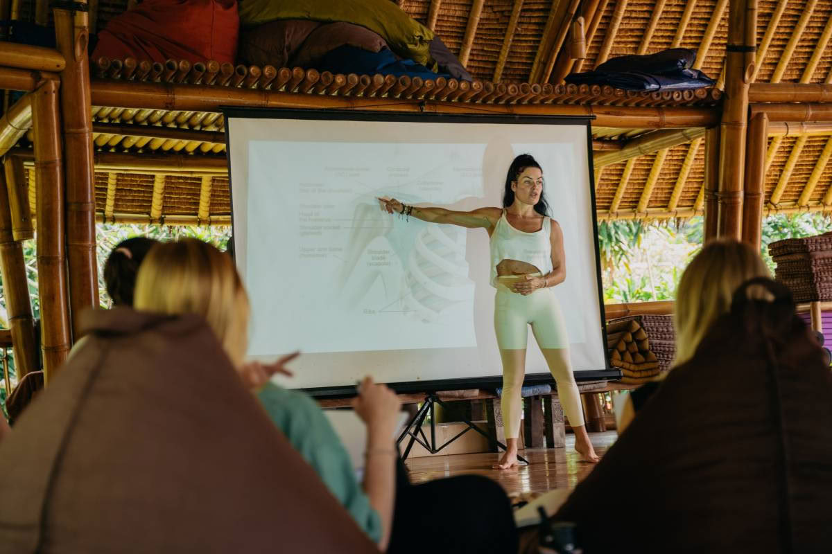 200-Stunden-Yoga-Lehrerausbildung