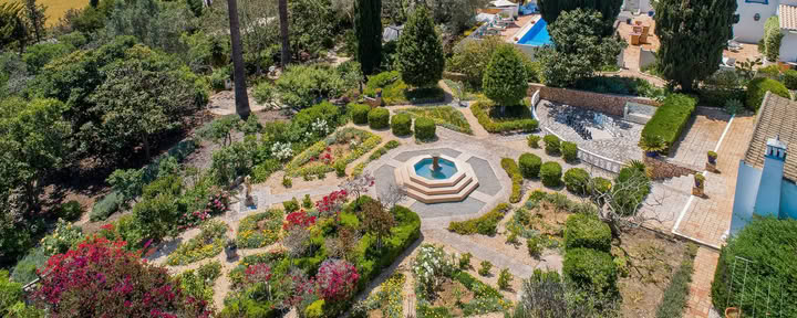„Das Empowered Retreat: Abenteuer & Wellness in Portugal“