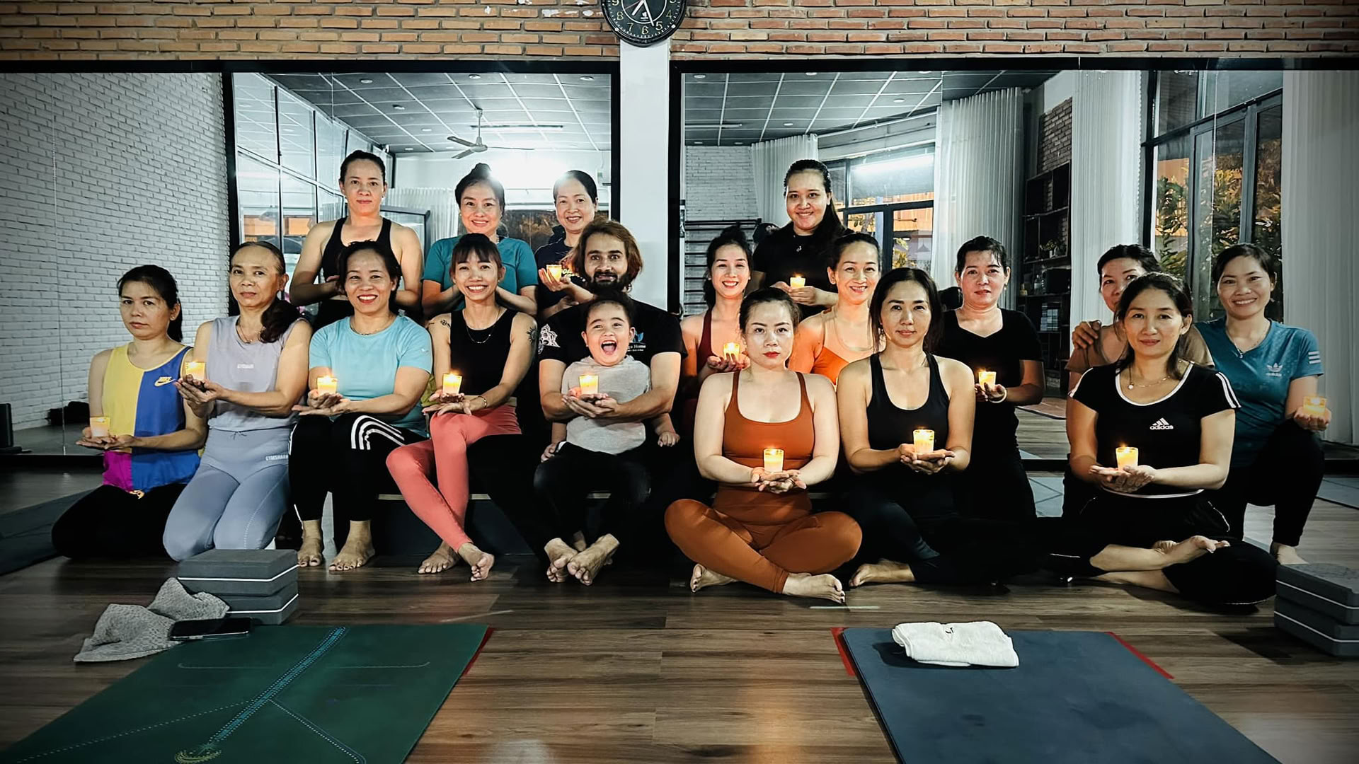 200-Stunden-Yogalehrerausbildung in der Yoga Home School