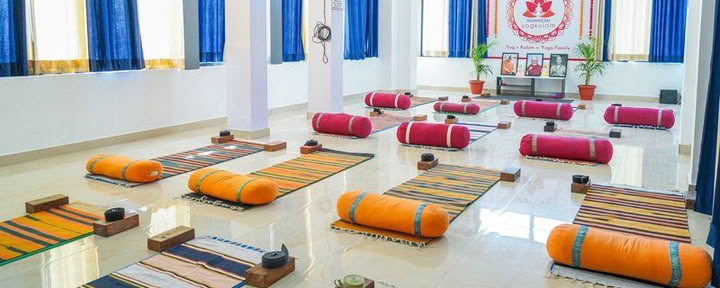 200-Stunden-Yogalehrerausbildung in Rishikesh, Indien