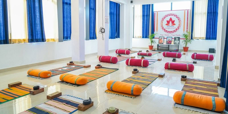 200-Stunden-YTTC + Pränatal-Yoga-Zertifizierung