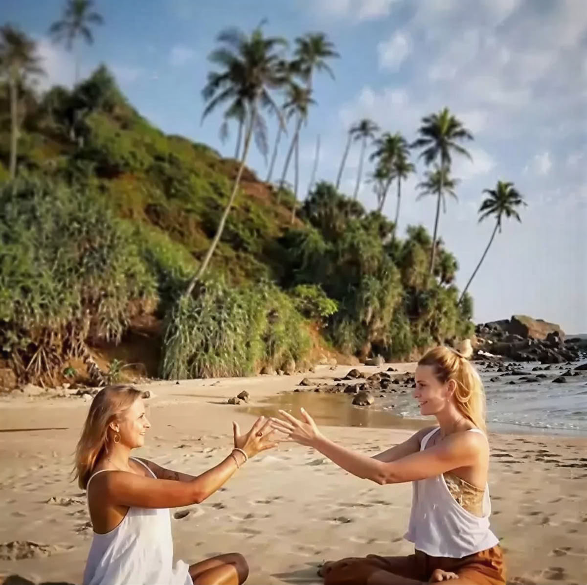Loka Retreats - Yoga, Surfen und Abenteuer