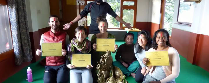 Yoga-Trekking zum Gosaikunda in Nepal – 8 Tage