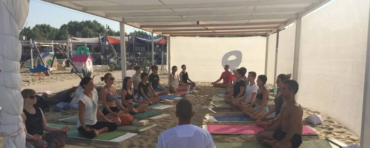 50-Stunden-Yogalehrer-Ausbildung in Italien