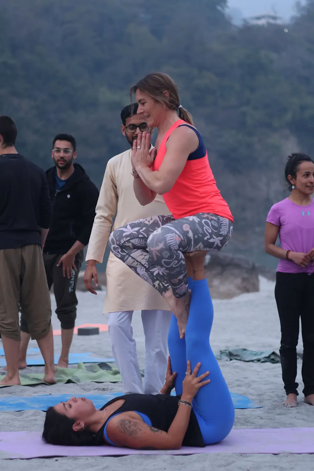 100-stündige Yogalehrerausbildung in Rishikesh, Indien