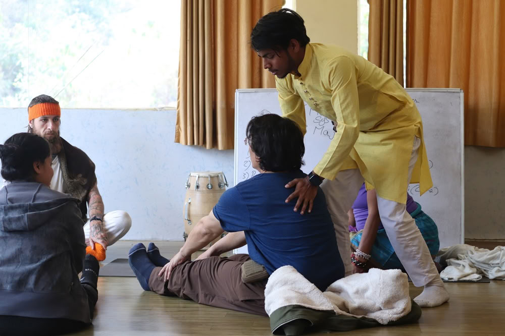 100-stündige Yogalehrerausbildung in Rishikesh, Indien