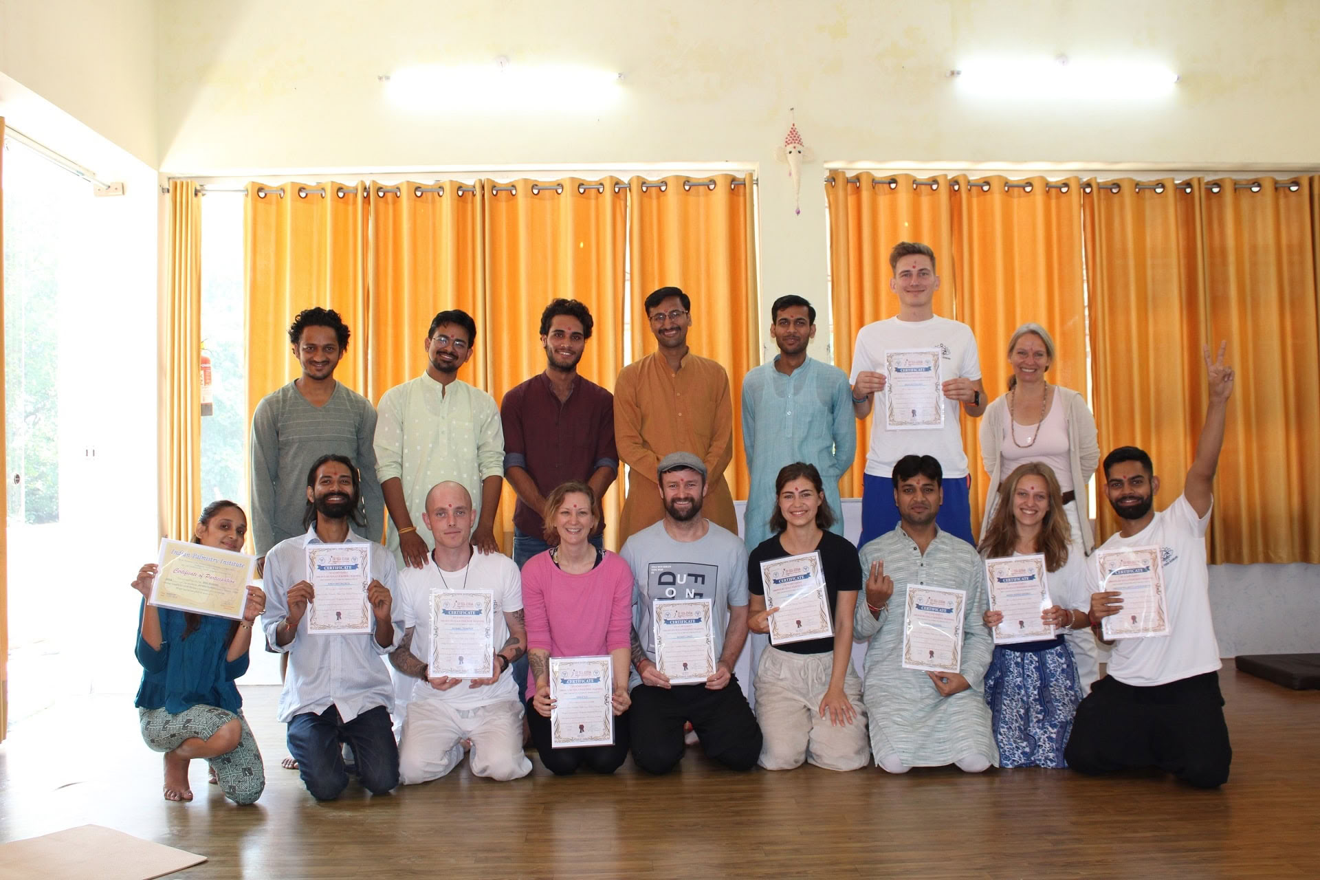 Yoga-Kurs für Anfänger in Rishikesh, Indien