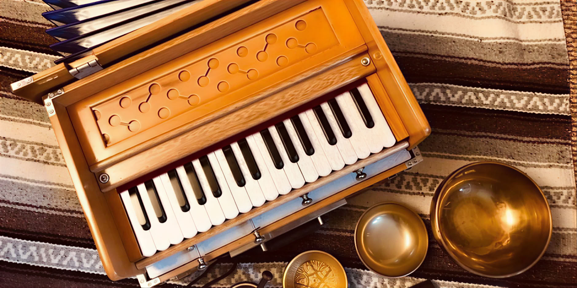 Kirtan-Mantra, Musik & Geschichte