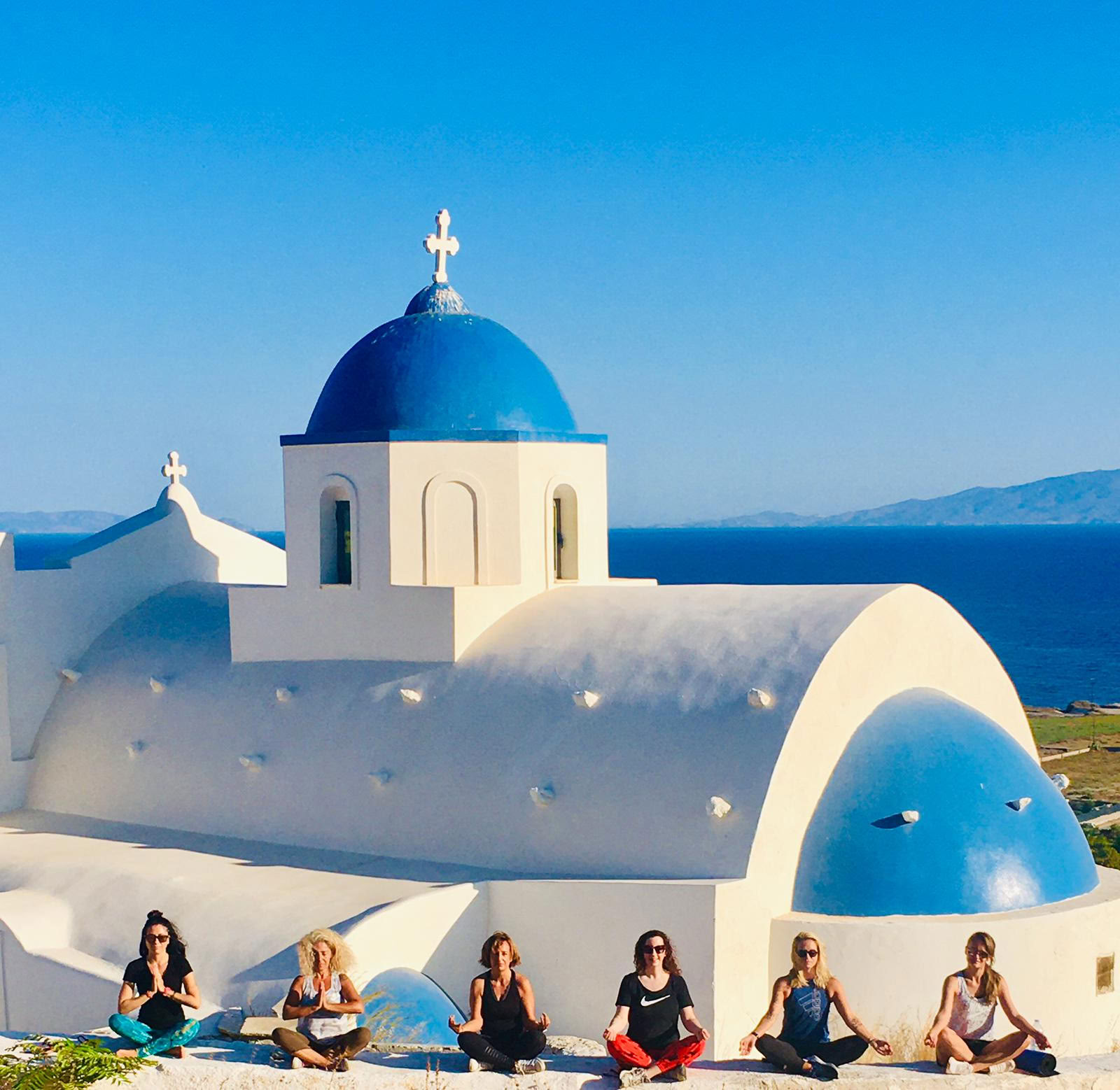 Yoga-Urlaub auf Santorin