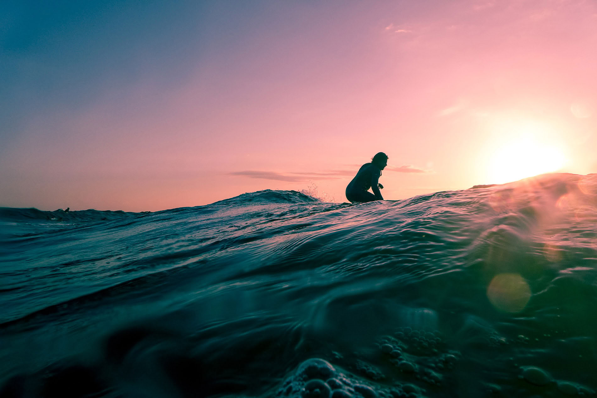 Bewege dich wie Wasser: Yoga-, Pilates- und Surf-Retreat