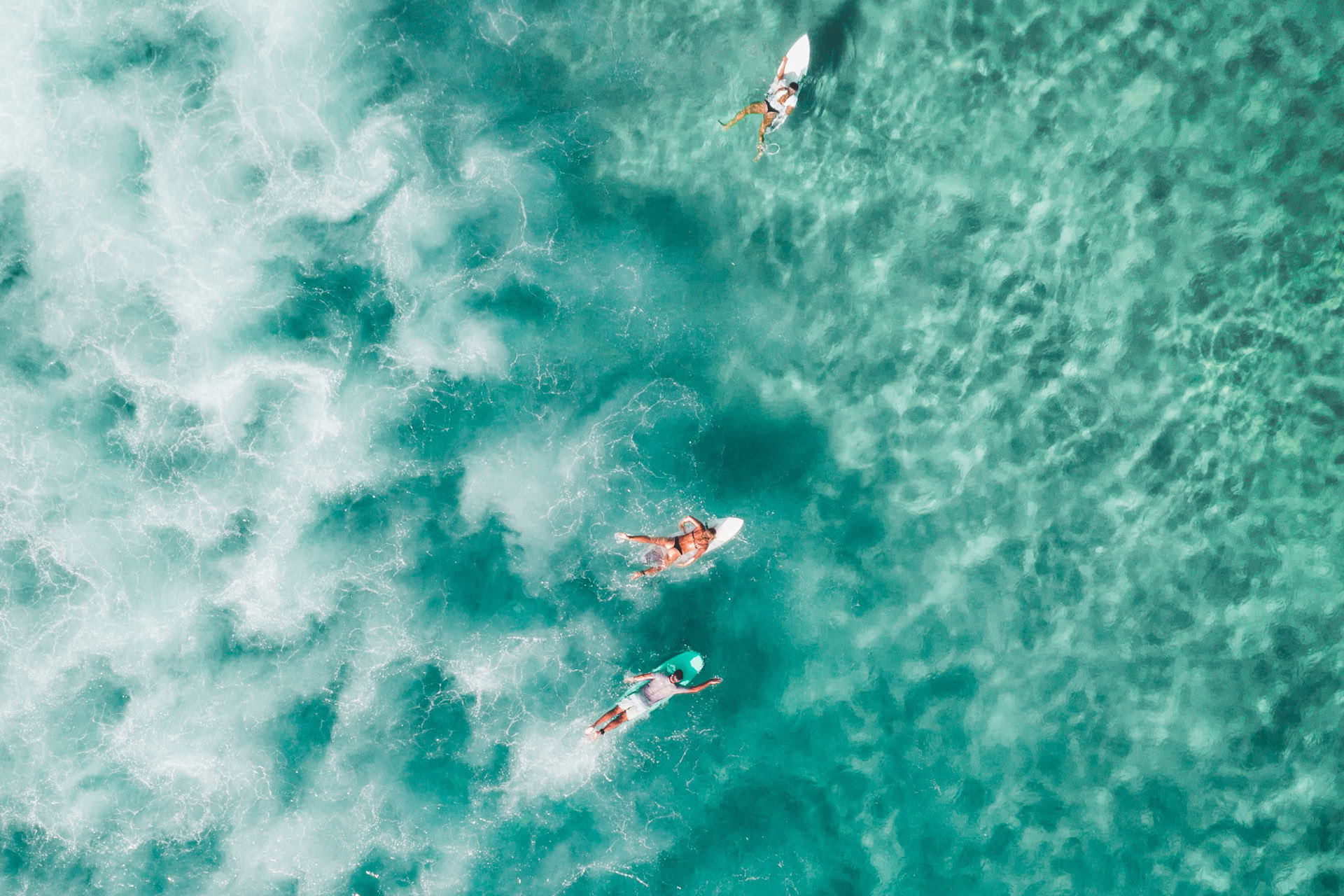 Bewege dich wie Wasser: Yoga-, Pilates- und Surf-Retreat