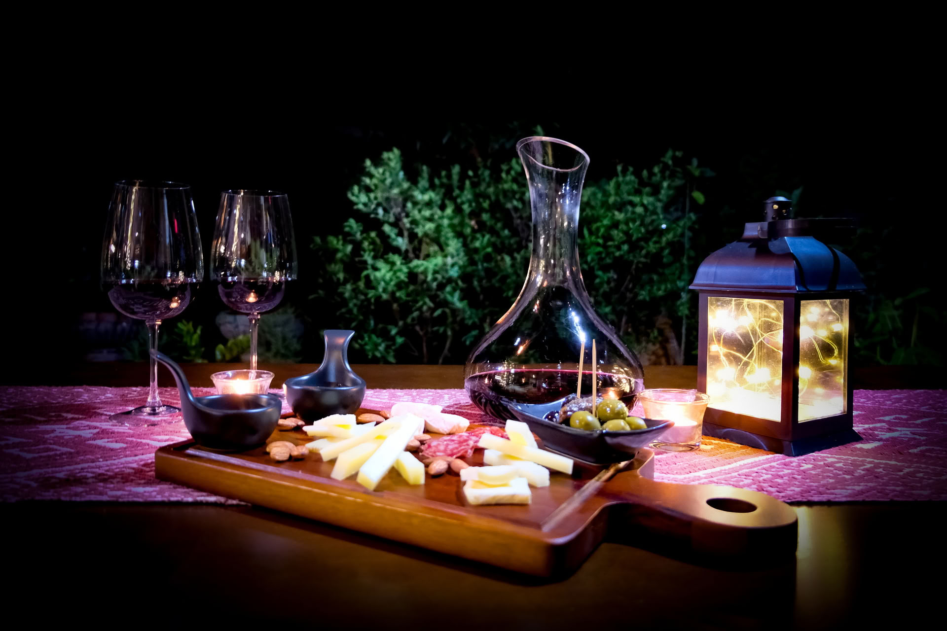 Ein Toast auf das Wohlbefinden – Yoga & Wein