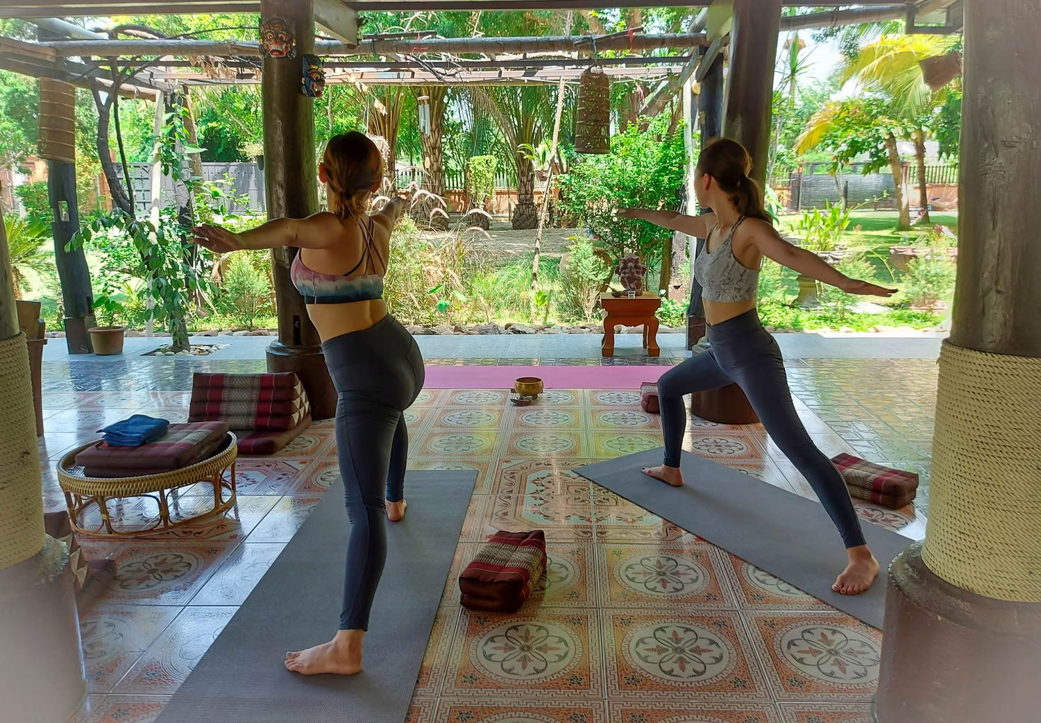 Ein Toast auf das Wohlbefinden – Yoga & Wein