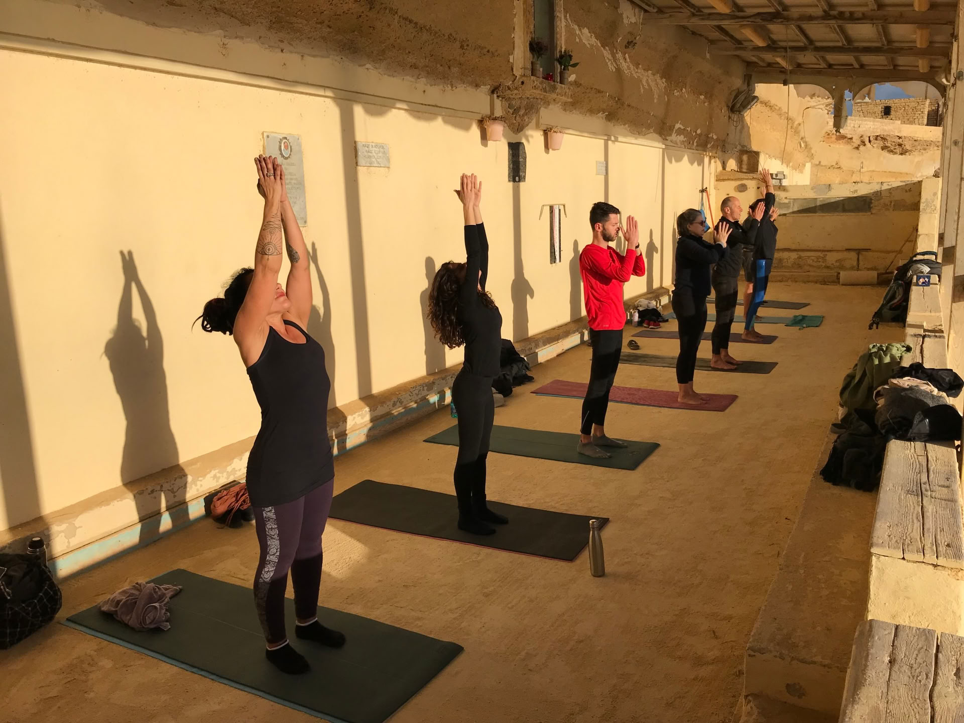 Yoga Alliance 200-Stunden Hatha Flow Yogalehrer-Ausbildung