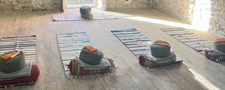 Achtsames Yoga