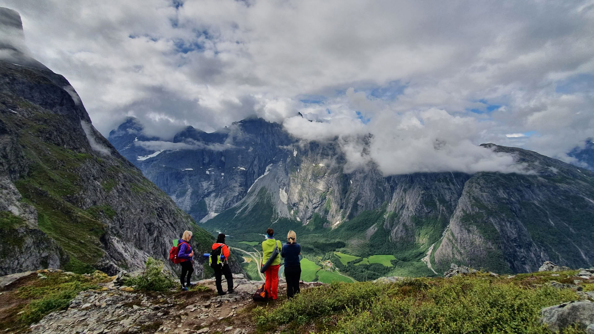 Yoga- und Wander-Retreat in Norwegen – 13.08.2027 gemischtgeschlechtlich