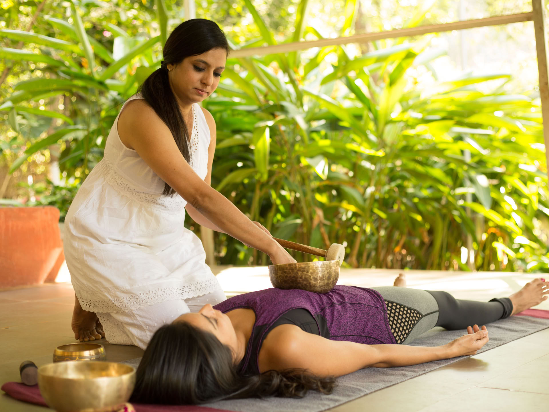 Samanta Duggal - Traditionelles Hatha-Yoga und Stressabbau