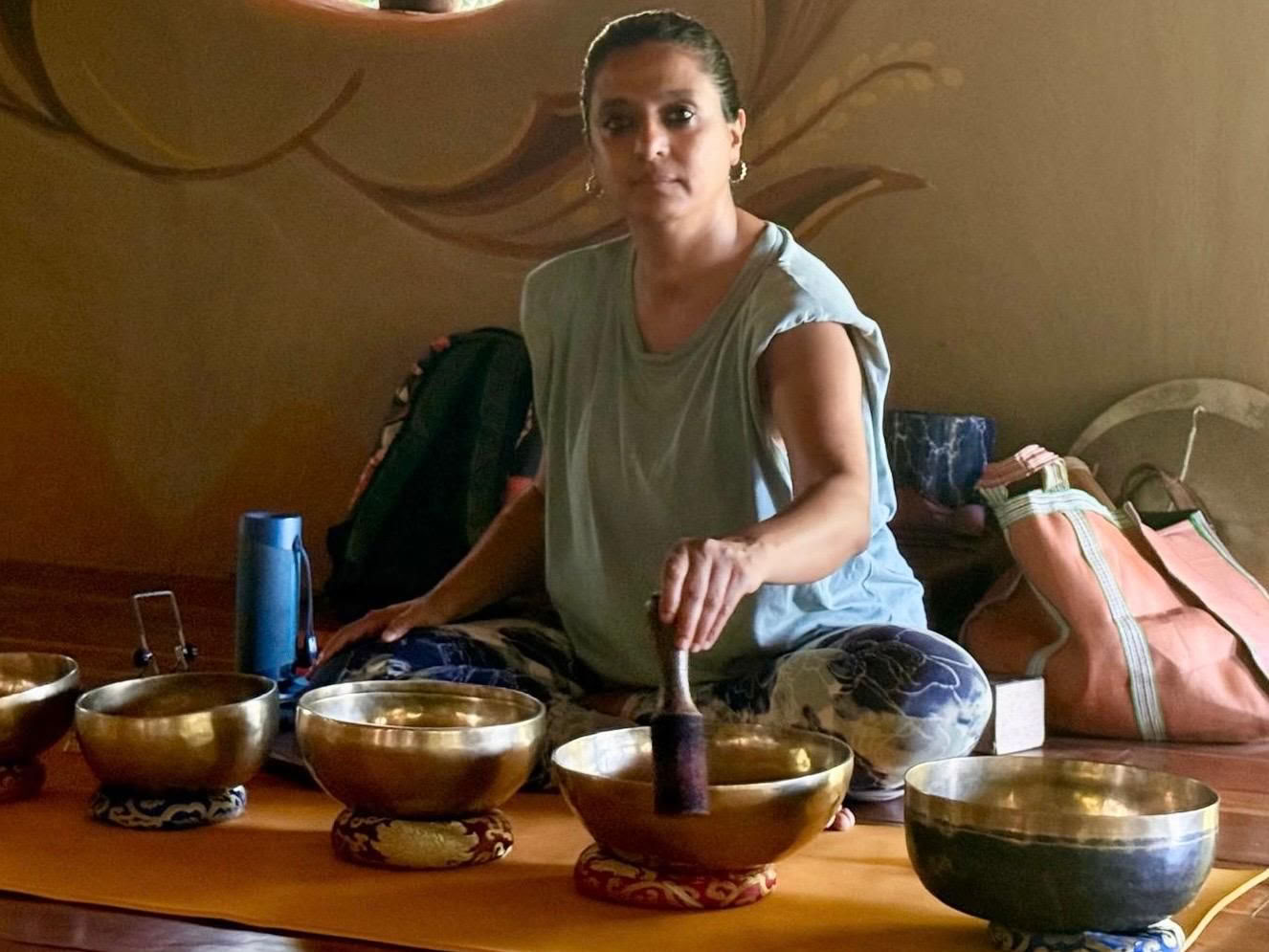 Samanta Duggal - Traditionelles Hatha-Yoga und Stressabbau