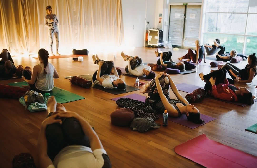 Vinyasa Flow + Yin Yoga (Alle Levels)