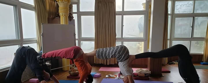 Einmonatiges Yoga-Retreat in Nepal