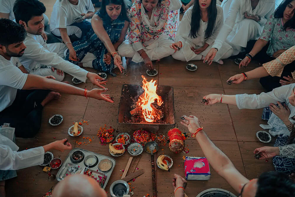 300-Stunden-Yogalehrerausbildung in Rishikesh – 1. Jan. bis 28. Jan. 2027