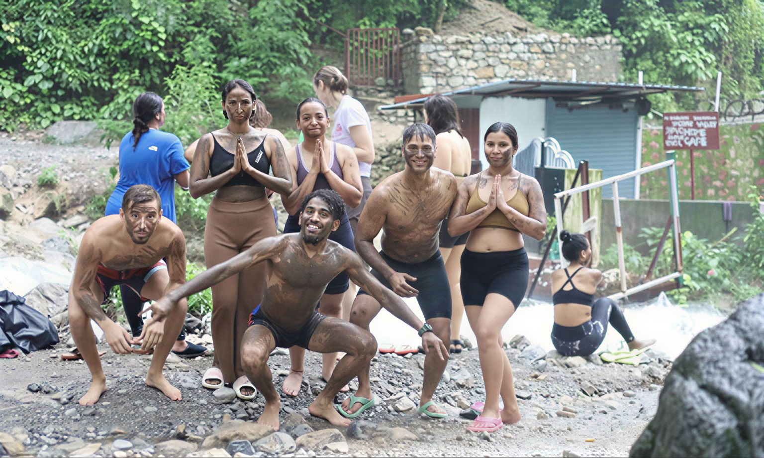 Aerial-Yoga-Lehrerausbildung in Rishikesh, Indien