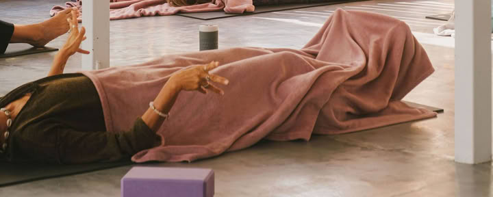 200-Stunden-Grundausbildung in Vinyasa und Yin