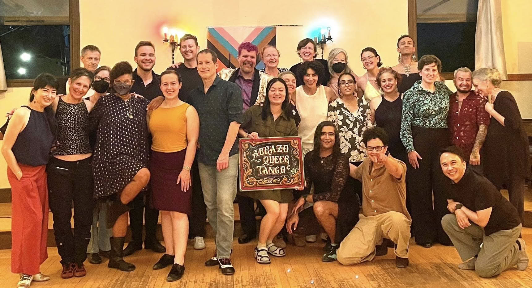 Queer-Tango-Umarmung