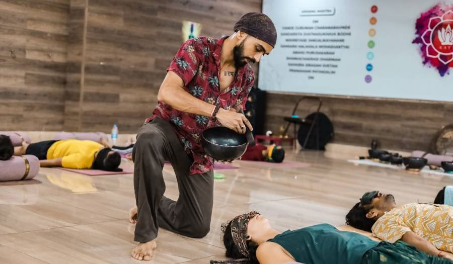 100-stündiger Sound-Healing-Lehrer*innen-Ausbildungskurs in Rishikesh